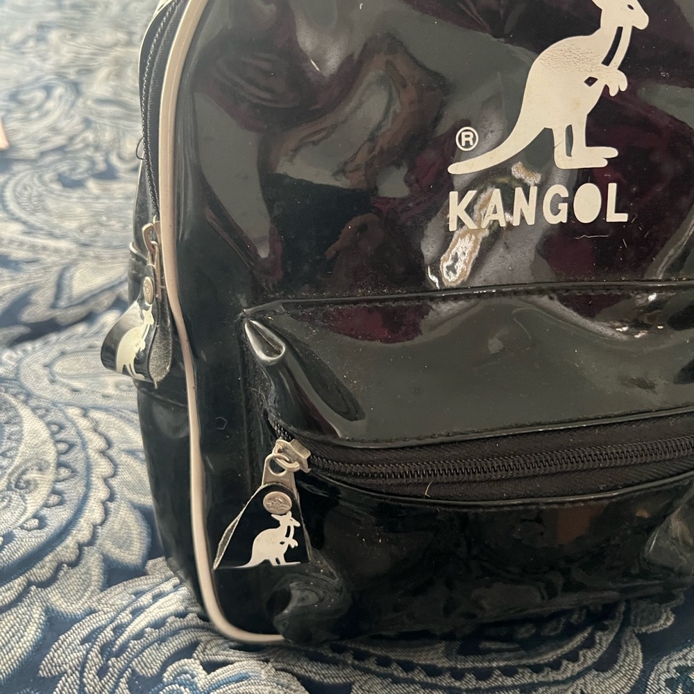 Rare vintage Kangol black patent leather 90’s backpack. Very good condition - Picture 3 of 4